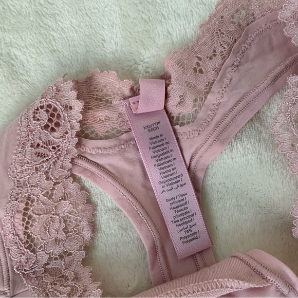 SKIMS Lace Trimmed Pink Thong - Picture 5 of 7